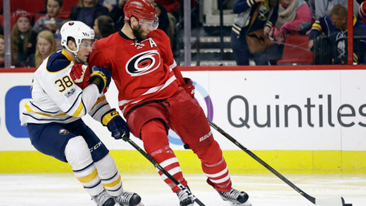 Skinner keeps Canes rolling at home with win over Sabres (Jan 13, 2017)